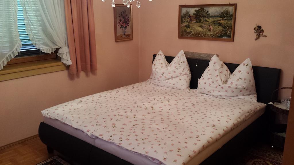 Bungalow Moewe Portschach am Woerthersee Room photo